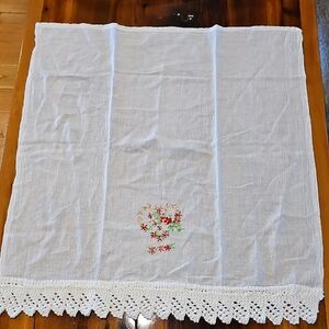 White Lace Trimmed Tea Towel with Floral Embroidery